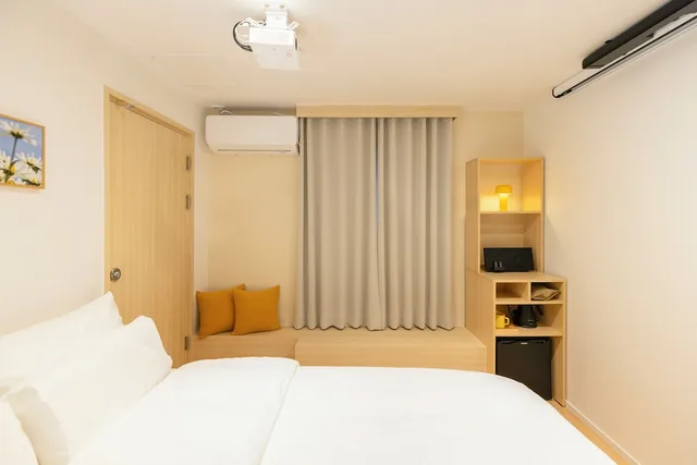 غرفة ديلوكس بسرير مزدوج بإطلالة على المدينة، Myeongdong Guesthouse Como 1/5