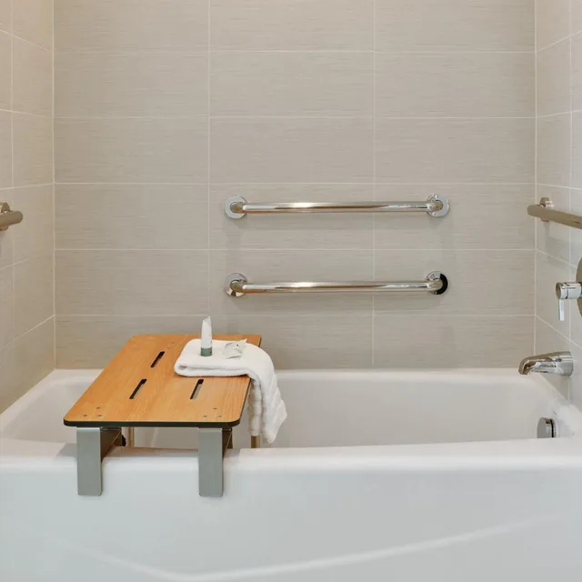 جناح تنفيذي، The Westin Denver International Airport 6/7