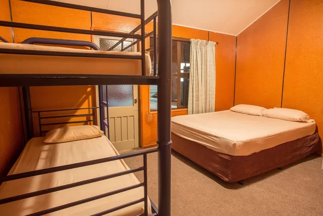 Lodge, Double and Bunk Bed، Fox Glacier Motel Holiday Park 1/1