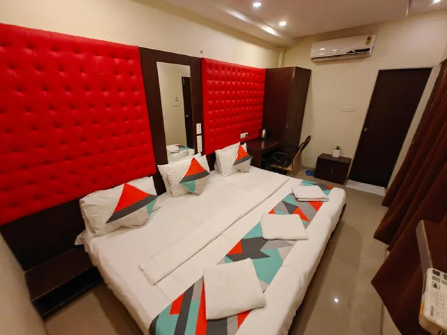 غرفة ديلوكس ثلاثية بثلاثة أسرّة، Oyo 5408 Loharkar's Family Hotel 1/1
