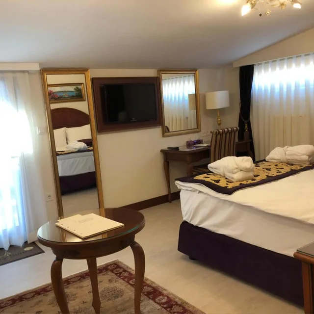 غرفة سوبيريور بسرير كينج، Glk Premier Regency Suites And Spa 2/10