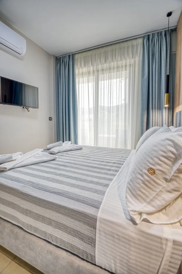 جناح جونيور بسرير مزدوج بإطلالة على الجبل، Sapphire Horizon Suites 2/6