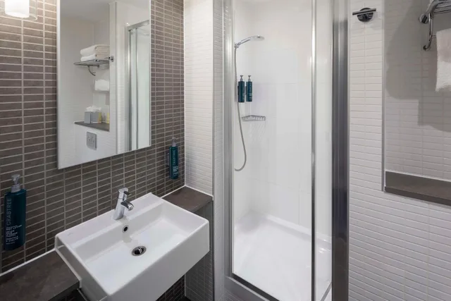 غرفة سوبيريور بسرير كينج، DoubleTree by Hilton Leeds City Centre 2/2