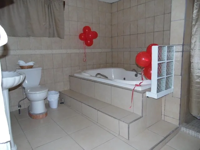 Presidential, Suite, Queen Bed, Pool View, Hotel Cordoba 3/4