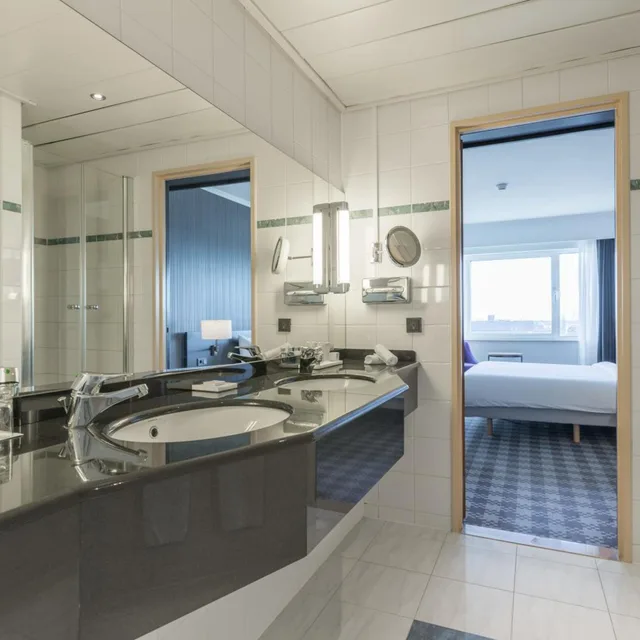 غرفة عائلية بسرير كينج، Radisson Blu Hotel Amsterdam Airport 4/4