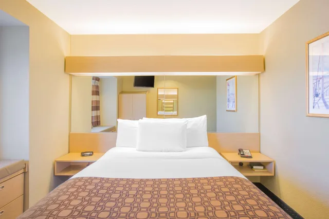 غرفة بسرير كوين لذوي الإعاقة، Microtel Inn And Suites of Albertville 8/10