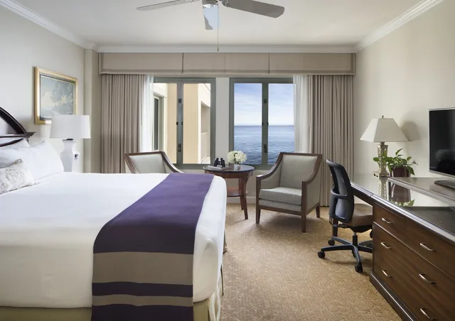 غرفة بسرير كينج بإطلالة على البحر، Monterey Plaza Hotel & Spa 4/8