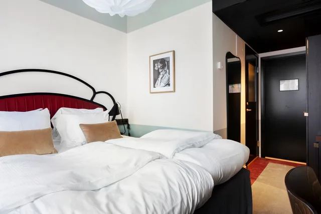 Room, Queen Bed, Hotel Gio, BW Signature Collection 1/4