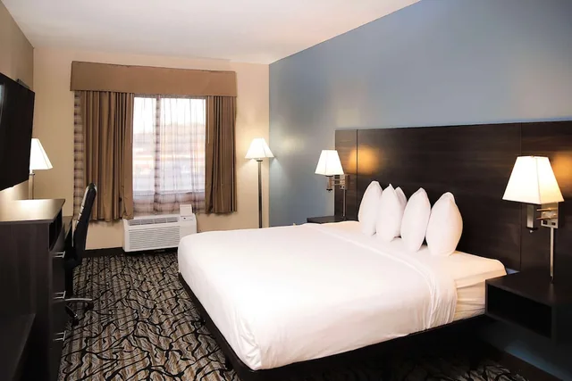 غرفة بزنس بسرير كينج، Baymont By Wyndham Jackson/Ridgeland 3/10