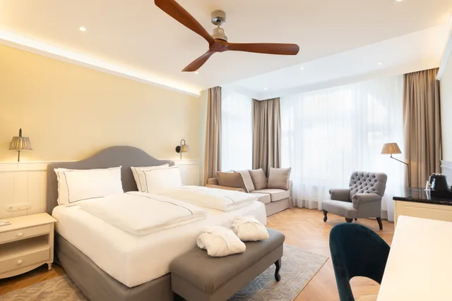 جناح جونيور، Strandhotel Ahlbeck 4/5