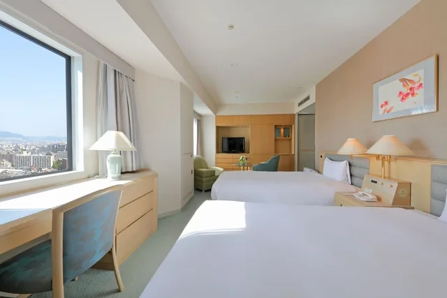 غرفة سوبيريور ثلاثية بثلاثة أسرّة مع سرير إضافي، Miyako Hotel Amagasaki (Ex Miyako Hotel New Archaic) 1/2