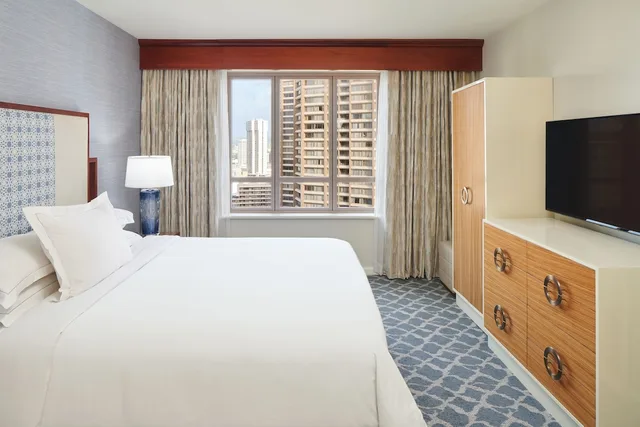 جناح بسرير كينج وسريرين مزدوجين بشرفة بغرفتي نوم بإطلالة جزئية على البحر، Grand Waikikian By Hilton Grand Vacations 2/3