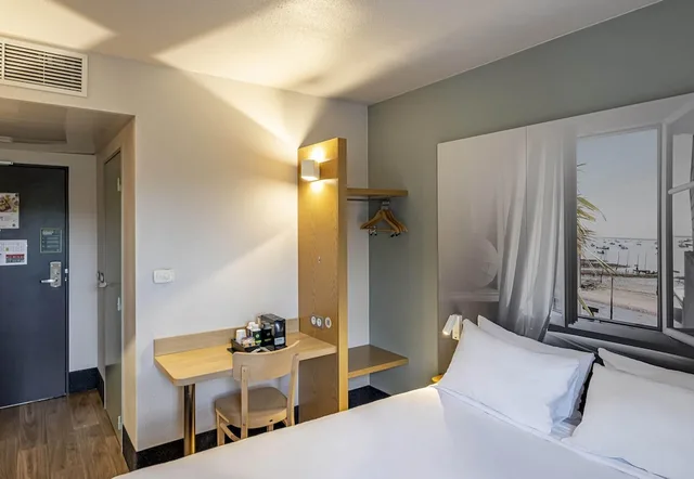 Double Superior room, B&B HOTEL Arcachon Gujan Mestras 1/7