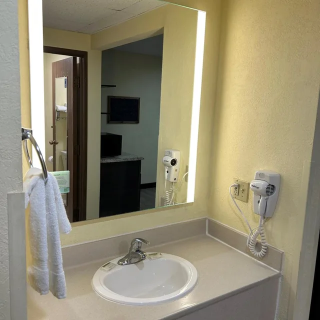جناح عائلي بسرير كينج وسرير بطابقين، Super 8 by Wyndham Gettysburg 7/13