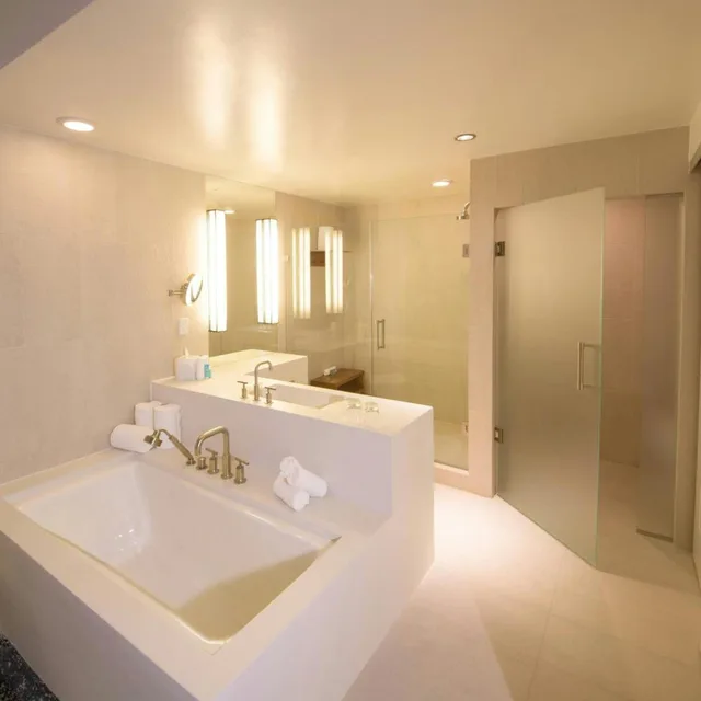 2 Bedrooms, Residential, Deluxe, Suite, 2 King Beds, Intracoastal View, Sofa، W Fort Lauderdale 4/6