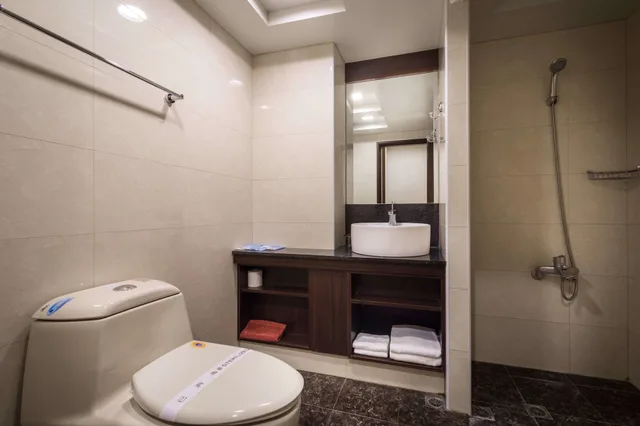 غرفة قياسية ثلاثية بسرير مزدوج وسرير فردي، Twinstar Hotel 3/3