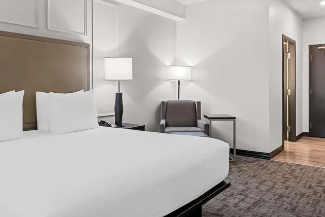 غرفة بسرير كينج، Best Western Plus Winkler 1/3