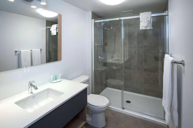 غرفة بسرير كينج لذوي الإعاقة، Quality Inn Quebec City 3/4