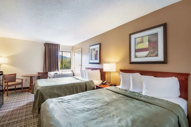 غرفة قياسية بسريرين مزدوجين، Quality Inn Harpers Ferry - Charles Town 2/10