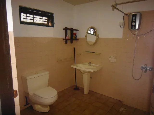 1 Bedroom, Standard, 1 Double and 3 Single Beds, Courtyard Area, Smoking، Mama's Hostel By Taprobane 1/1