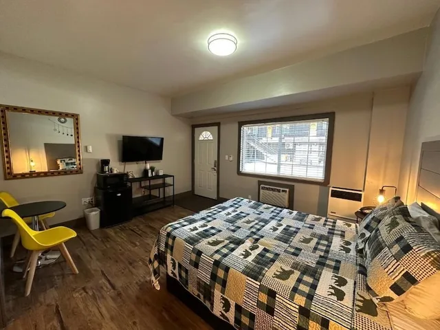 غرفة قياسية مفردة بسرير كوين، Lake Ridge Hotel 6/10