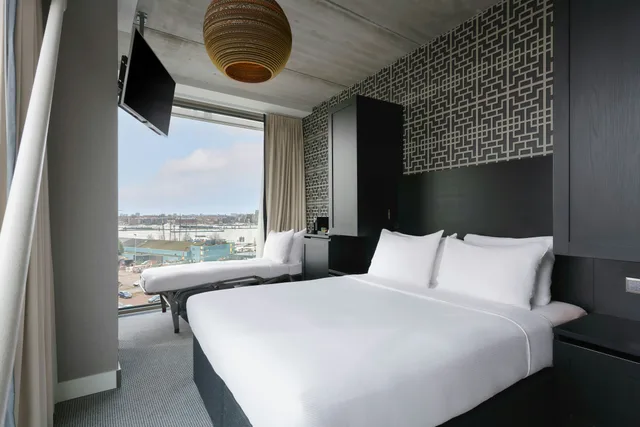 Superior, Queen Bed, Water View، Doubletree By Hilton Hotel Amsterdam - Ndsm Wharf 2/4