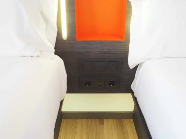 غرفة قياسية بسريرين منفصلين لذوي الإعاقة، easyHotel Barcelona Fira 8/10