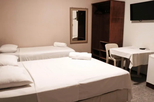غرفة قياسية ثلاثية بسرير مزدوج وسرير فردي، Hotel Meireles 2/4