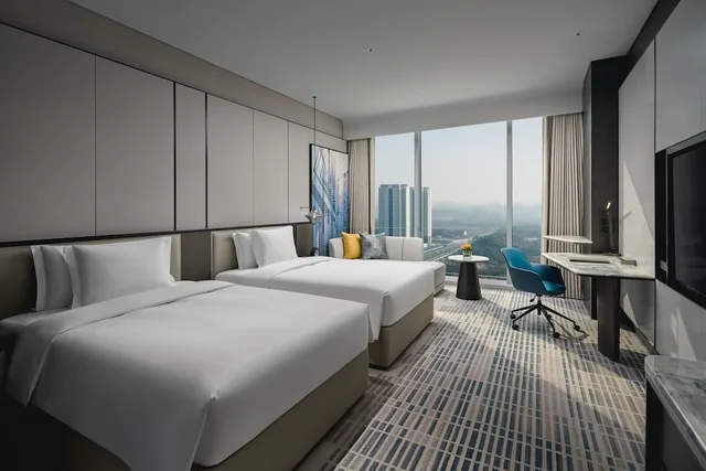 غرفة قياسية بسريرين مزدوجين مع دخول صالة النادي، Crowne Plaza Ezhou 1/2