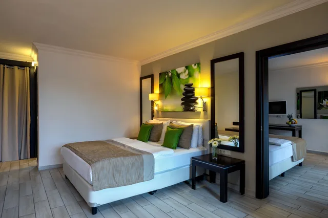 غرفة عائلية بسرير مزدوج بإطلالة على الحديقة بغرفتي نوم، Marmaris Bay Resort - Adults Only (16+) 1/4