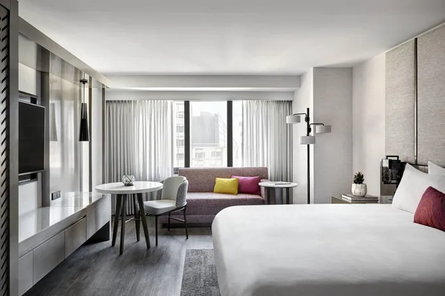 Deluxe, Suite, City View, San Francisco Marriott Marquis 1/2