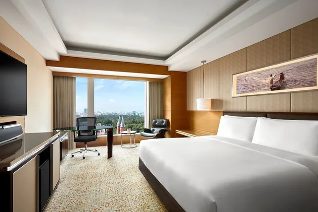 غرفة تنفيذية بسرير كينج مع دخول الصالة، Jw Marriott Hotel Suites Saigon 3/4