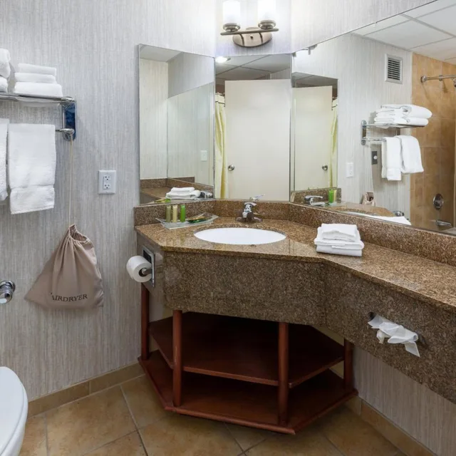 Room, King Bed, West Wing، Park Place Hotel 2/4
