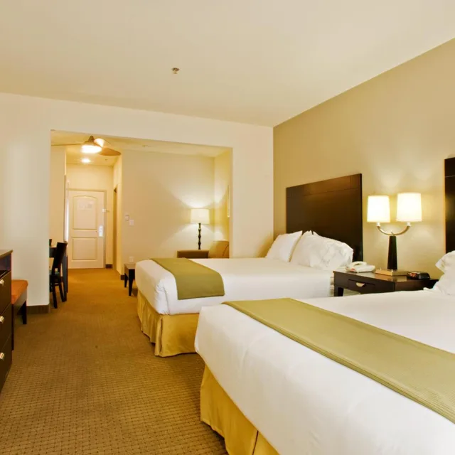 غرفة بسريرين كوين لذوي الإعاقة، Holiday Inn Express Hotel & Suites Shamrock North 2/2