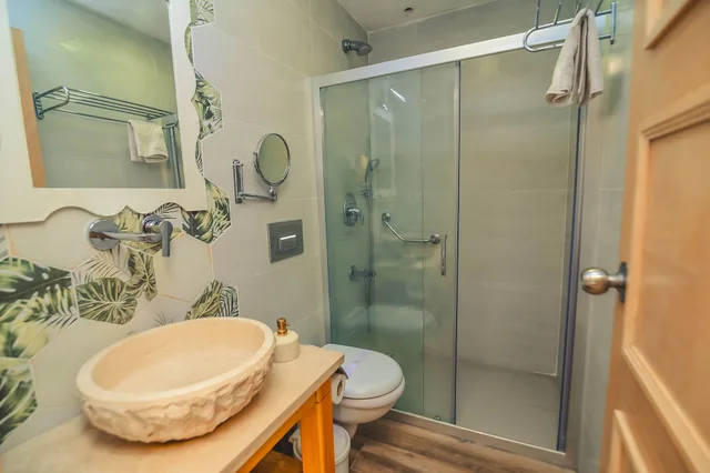 غرفة كومفورت بسرير كينج بشرفة، Alacati Asmali Konak Hotel 6/6