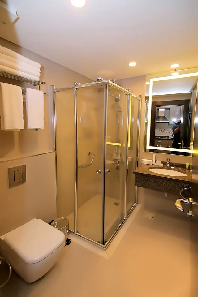 Deluxe, Suite, King Bed, Sofa, Viola Hotel Suites 3/3