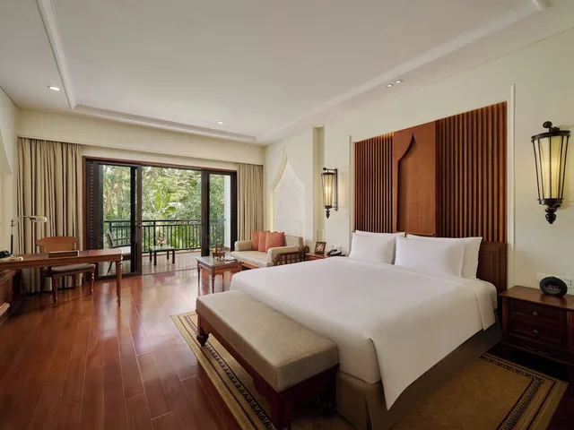 غرفة بريميوم بسرير كينج بإطلالة على الحديقة بشرفة، Intercontinental Hotels Xishuangbanna Resort 2/5