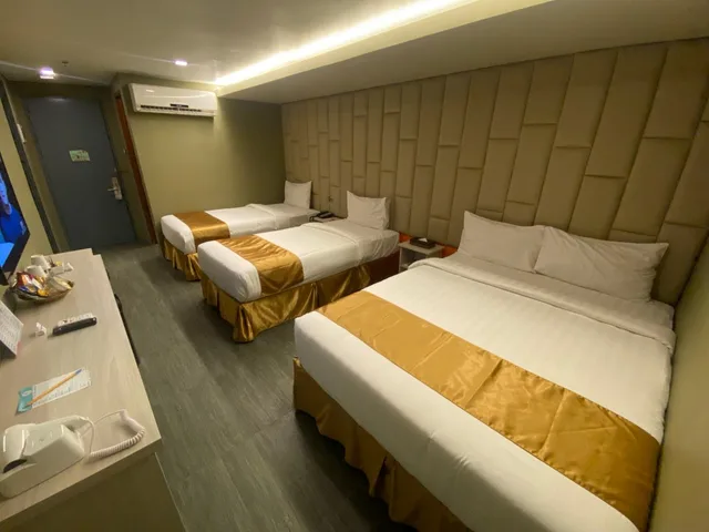 غرفة رباعية بسرير كوين وسريرين منفصلين، Felicity Island Hotel 1/1