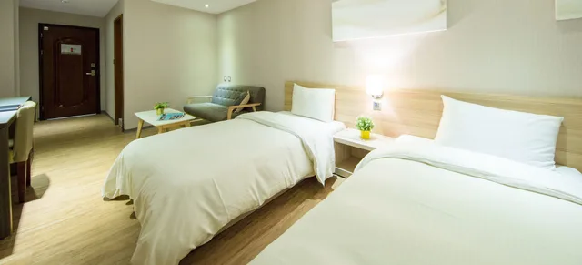 غرفة تنفيذية ثلاثية بثلاثة أسرّة، Unique Hotel Smile 73 Hotel 1/3