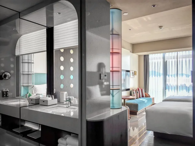 غرفة قياسية بسريرين مزدوجين، Hotel Indigo Zhuhai Xiangzhou by IHG 8/9