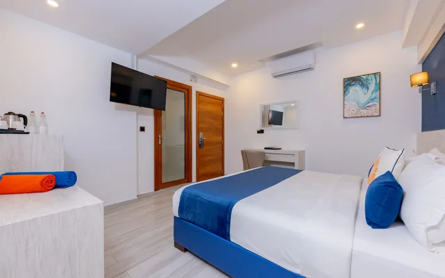 Standard Room (No Window and Balcony)-Transfer Included, Kaani Palm Beach 2/6