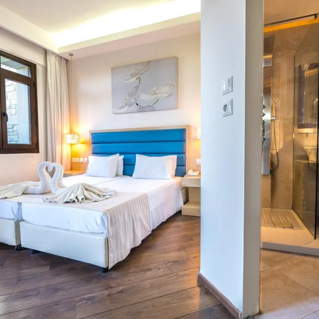 جناح سوبيريور، Forest Park Hotel 3/10
