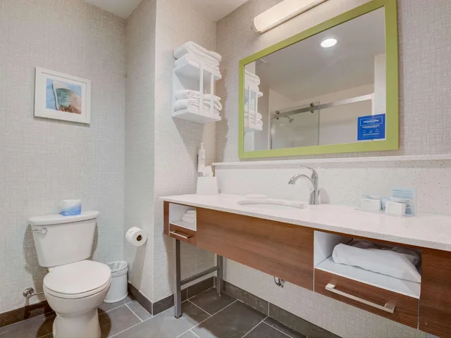 استوديو بإطلالة، Hampton Inn and Suites Williamstown Ark Encounter 3/10