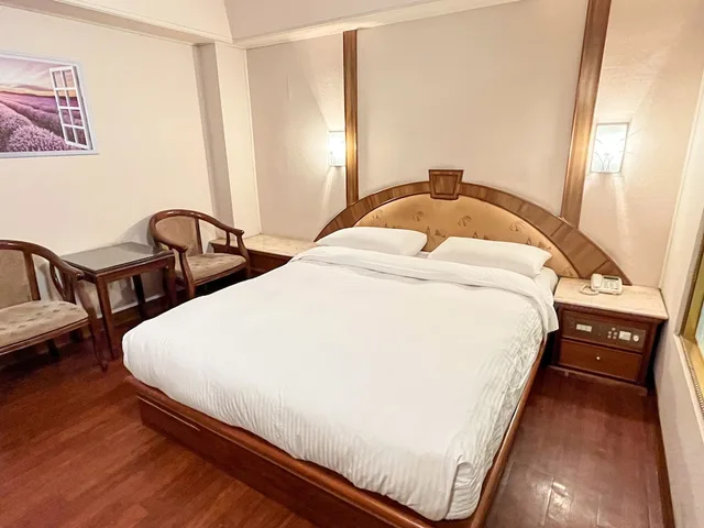 Economy, Double Bed, No Window، Spring Art Hotel 2/5