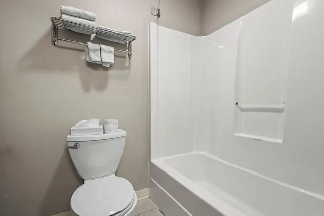 غرفة بسريرين كوين، Burgundy Inn & Suites 9/10
