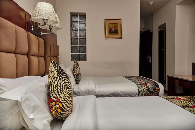غرفة قياسية بسريرين منفصلين بإطلالة على المدينة، Best Western Plus Paramount Hotel 2/7