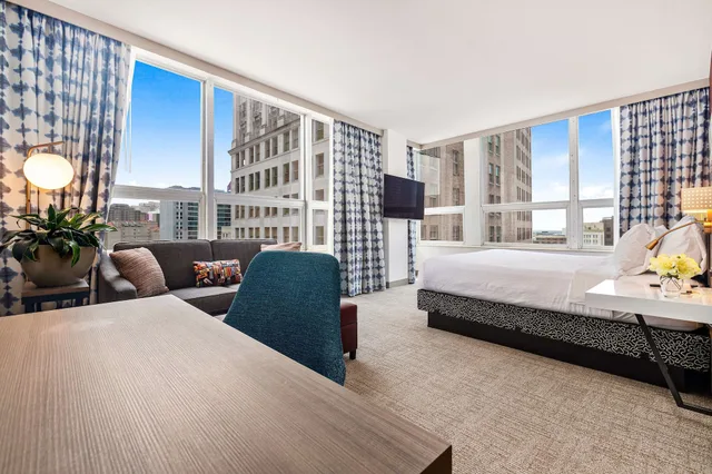 Deluxe, King Bed, Hilton Garden Inn New Orleans French Quarter/CBD 5/5