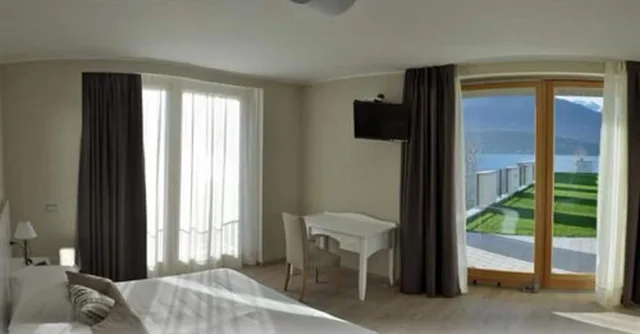 Superior, Double Bed, Lake Front، Tullio Hotel 3/5