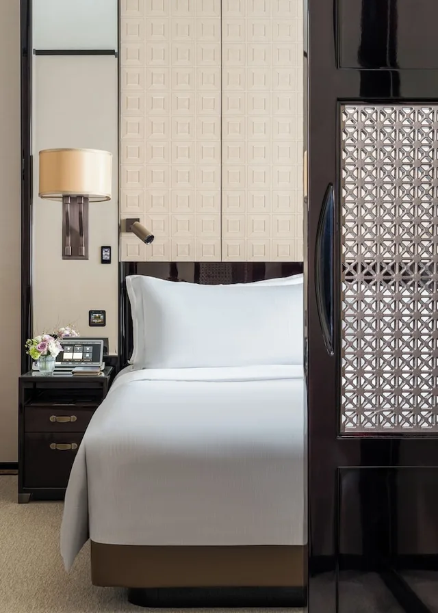 غرفة ديلوكس بسرير كينج، The Peninsula Hong Kong 7/11