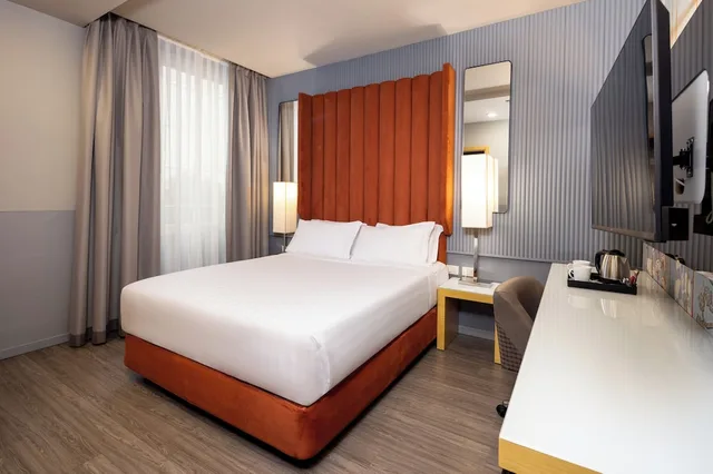 غرفة قياسية بسريرين منفصلين، Holiday Inn Milano Garibaldi Station 4/10